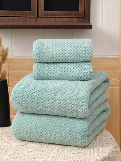 1/2条装超柔软珊瑚绒菠萝图案轻便便携浴巾，吸水性强，速干，家用，可选尺寸。适用于返校季、美容院、家庭浴室、酒店、运动场所等，是居家必备的毛巾，也可用于护肤。