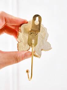 1入組樹脂手繪鐵掛勾，具有模擬立體花卉裝飾，室內掛在牆上的掛勾可用於毛巾、帽子、鑰匙等物品