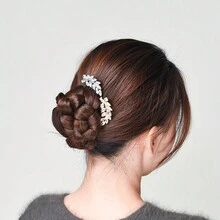 清新鑽石葉片發夾，小尺寸設計適用於齊瀏海和髮髻造型，髮簪、髮棒、髮夾、髮飾頭飾