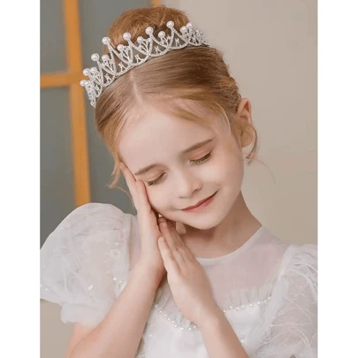 1件装青少年皇冠发饰，适合公主女孩、花童、钢琴表演者佩戴。