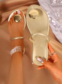 女式時尚休閒純色條紋扁平涼鞋，設有腳趾環設計，非常適合海灘、度假、戶外活動