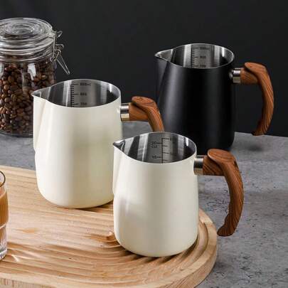 1pc Wooden Handle Coffee Latte Art Cup, 304 Stainless Steel Milk Frothing Pitcher With Measurement Scale, Precision Spout Milk Foaming Cup, Non-Slip & Anti-Scald Coffee Shop Equipment, 600/900ML School Supplies Back To School