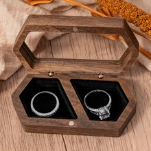 Boîte à bague de mariage personnalisée, boîte à bague en bois gravée, boîte à bague à double fente pour les demandes en mariage, boîte porte-alliances rustique personnalisée, cadeau romantique pour femmes. Style automnal, vintage, vieille monnaie personnalisée, unique. Cadeaux idéaux pour elle, petite amie, maman, papa, famille pour les anniversaires, la Saint-Valentin, les mariages
