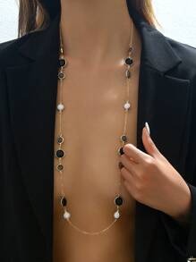 1 pièce Nouveau Collier long pendentif demi-cercle multicolore Charmant et élégant pour femmes, adapté pour les fêtes d'été, les rendez-vous, les rassemblements et les festivals. Un collier long polyvalent, idéal comme cadeau de la fête des mères ou à assortir avec des pulls
