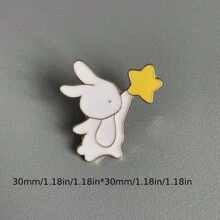 Broche de conejo blanco lindo, accesorio de hebilla con gota de aceite de estilo japonés, insignia de metal, alfiler de solapa mini, broche de aleación de dibujos animados versátil para ropa, bolso, mochila, camisas, chaquetas, joyería, accesorios de otoño-invierno, adecuado para adolescentes, jóvenes, hombres, casual, al aire libre, atlético, vacaciones, regalos de graduación, cumpleaños, uso diario, regalos divertidos para maestros