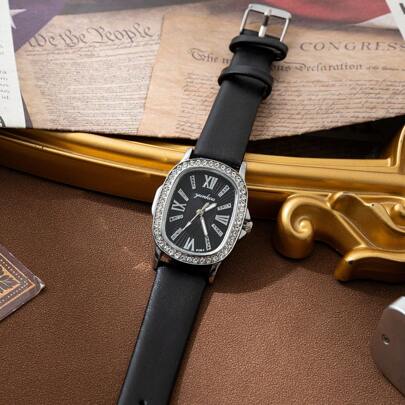 xinyunkou ساعة نسائية بشكل بيضاوي مع قرص صغير، رقيقة وفخمة ذات طراز فريد كهدية للطلاب العائدين إلى المدرسة