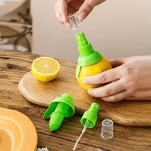 1pc, Mini Fruit Juicer Sprayer, Manual Fruit Juicer With Sprayer, Green Plastic Lemon Juicer, Manual Orange Juicer, Orange Sprayer, Creative Lemon Juicer, Kitchen Tools, Kitchen Gadgets