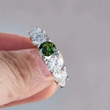 1入時尚3.6ctw彩色碳化硅戒指，附1張GRA證書，925純銀女士戒指，D色VVS完美切割優質彩色碳化硅婚戒，訂婚/生日禮物，適合女友/妻子/新娘，珠寶禮盒內附，尺寸5-11號水晶戒指 - 3.6CTTW 莫桑戒指 - 查看 23