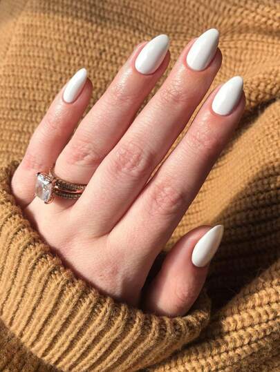 見た目を瞬時にアップグレードするために、24個セットのホワイトショートオーバルヌードカラーグロスプレスオンネイルで、マカロンキャンディカラーフルフィットアクリルフェイクネイル、ジェリーグルー1個、ネイルファイル1個を含み、女性や女の子の日常の仕事、勉学、パーティーに最適