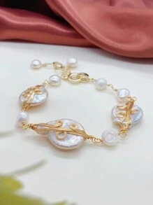 A Classic Baroque Style Faux Pearl Bracelet With Elegant Pink Tone, Suitable For Daily Outfits, Parties, And Other Formal Occasions. Suitable For Women, It Is Stylish And Fashionable. It Features Exquisite And Retro Design, Perfect Match For Various Styles Such As Cold, Light Luxury, And Workplace. A Great Accessory For Mother's Day Gift, Graduation Ceremony, And For Friends