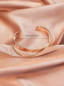 1pc Simple Flat Mouthed Stylish & Luxurious Lady Bracelet With Gorgeous Design