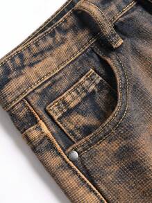 Shorts in denim alla moda e personalizzati con tasche e strappi per ragazzino, adatti per escursioni estive
