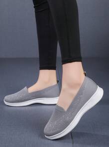 Zapatos de tela para mujer de nueva temporada con bajo corte tipo slip-on, suelas blandas y livianas, cómodas para caminar, zapatos de baile cuadrado para mamá - Gris - Ver 5