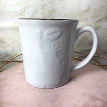 Cups - White Texture - View 2