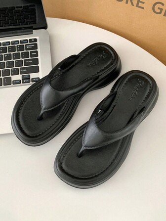 Nouveau style EVA Plateforme chaussons pour femmes, des sandales épaisses pour la plage avec talon compensé , antidérapantes pour l'été