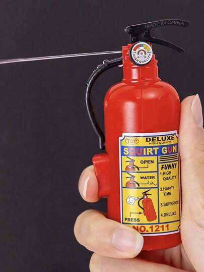 1pc Creative Fire Extinguisher Water Gun, Spray & Splash Gun, Summer Water Play Toy, Prank Water Gun Toy (Random Button Style), Toy Guns, Prank Water Gun