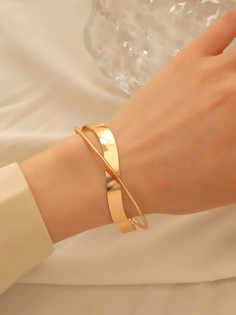 1pc Simple Flat Mouthed Stylish & Luxurious Lady Bracelet With Gorgeous Design