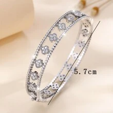 1pc Minimalist Elegant Zirconia Crystal Flower Bracelet, Unique Gift For Women