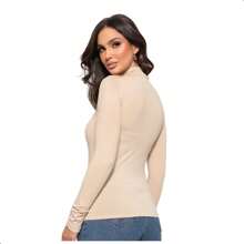 Blusa Cacharrel Feminina Manga Longa Gola Alta Suplex Camiseta Feminina Segunda Pele - Bege - Visão 3