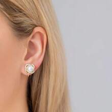 1pair Women's Clip-On Earrings, Faux Pearl Stud Earrings With Silicone Clips, Fashion, Minimalistic, Vintage, Elegant, Luxurious Non-Penetrating Ear Clips, Birthday Gift - Upgraded Anti-drop White (item Number 1520) - View 3