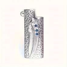 Estuche para encendedor vintage elegante y duradero de metal - ¡Encendedor BIC J6 de tamaño completo!