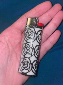 1 pieza Encendedor BIC J6 con diseño de rosa hueca, funda de encendedor de metal (solo para BIC J6), cubierta de encendedor, accesorio de encendedor