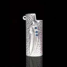 Estuche para encendedor vintage elegante y duradero de metal - ¡Encendedor BIC J6 de tamaño completo!