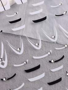 2 piezas de pegatinas para uñas en blanco y negro con diseño de línea francesa de flores y diamantes de imitación 3D, calcomanías de franjas oblicuas creativas de decoración geométrica para consejos de manicura de bricolaje - Multicolor - Ver 2