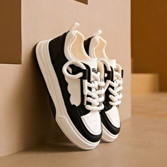 1pair Women's Sports Waterproof Casual Sneakers, Front Lace-Up Solid Color PU Low-Cut Outdoor Skateboarding Shoes, Student White Shoes Non-Slip