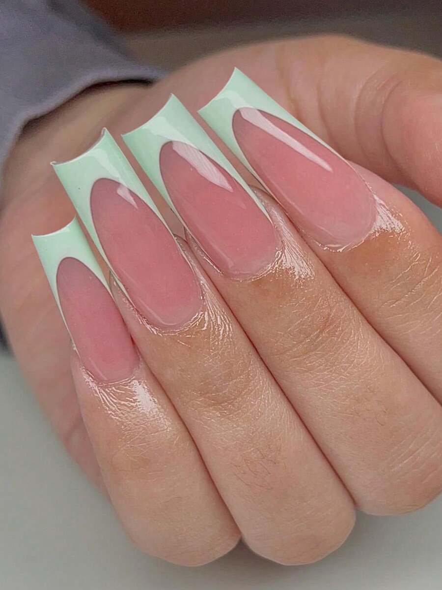 24入組長方形綠邊法式假指甲貼片禮盒，優雅明亮的畢業季必備品，附1件果凍膠和1支甲片文件裝 - 彩色 - 查看 1