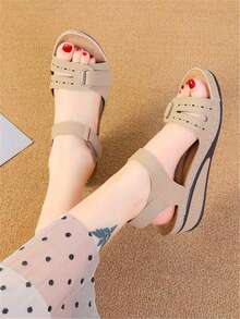 Women's Vintage Peep Toe Wedge Sandals 2024 New Arrival, Plus Size, Versatile Roman Style Flat Sandals, Fashionable Hook-And-Loop Women's Sandals, Car Line Hollow Out Comfortable 43 Yards Female Shoes - Beige - View 4