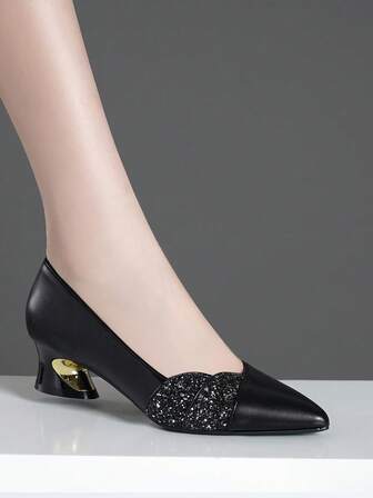 Nytt mode bekväma högklackade skor med diamanter, svart vit silver arbetsskor, spetsig tå chunky häl slip-on damskor, mångsidig