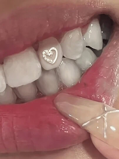1 st Delikat och minimalistisk metallisk hjärtformad tand Rhinestone Valentines