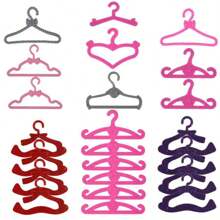 Juego surtido de 50/40/30/20/10/1 perchas de plástico rosas pequeñas y lindas, accesorios para armario, ropa, casa de muñecas, colores y estilos aleatorios