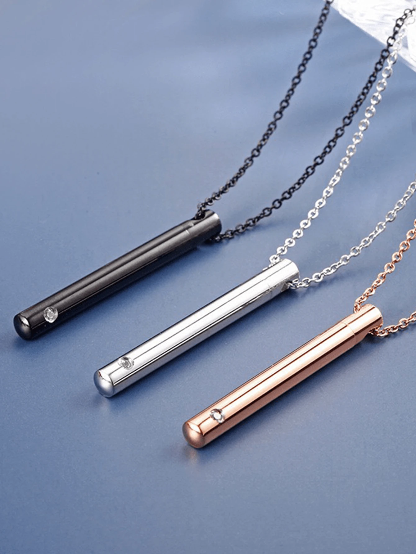 1pc Pet Memorial Necklace, Stainless Steel Cylinder Pendant Necklace, Pet Ashes Hair Holder Pill Box, Essential Oil Diffuser Locket, Suitable For Pet Commemoration