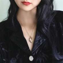 Set Of 2 Necklaces, Best Friend Necklace With Cute Design, Valentine's Day Gift With Heart-Shaped Pendant Friendship Necklace. Can Be Used As Birthday Gift, Sister Gift, Souvenir Gift, Etc. - Gold - View 3