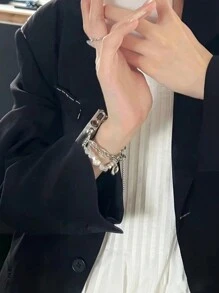 1 件珠宝手链兼容 表带兼容 ApplewatchS8/SE Love Crystal Iwatch765 代苹果表带适合女生高端。Love Crystal 珍珠手链-【银色】尺寸 41mm40/38mm 42/44/45/49mm（适用于 7/8 代）兼容 Ultra2/9 Se8/7/6/5/4/3/2/1 伸缩抽绳设计，夏季必买表带 - 銀色 - 查看 12