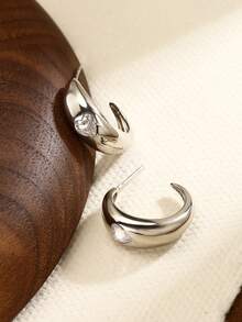 1對S925純銀耳環，銀色心形方框頭鑲嵌光滑C形耳環，適合女性，簡約時尚風格，適合日常佩戴 - 銀色 - 查看 8