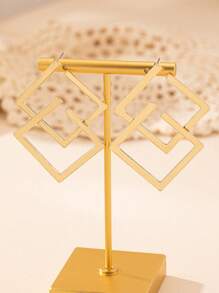 1pair Geometrical Hollow Square Pendant Retro Exaggerated Earrings For Women, European And American Style