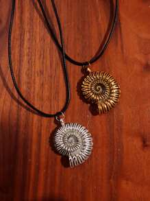 1pc New Dark Glowing Mermaid Conch Pendant Necklace Sound Sea Shell Necklace Witch Spiral Conch Costume Ladies Jewelry Gift