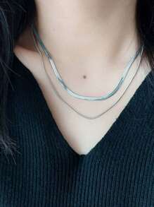 Set de 2 collares sencillos y elegantes de dos capas para mujer, cadenas de clavícula de lujo en tono frío con diseño sofisticado de serpiente, Set de collar de cadena de serpiente plana INS de moda - Plateado - Ver 5