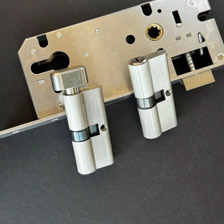 1 Bộ Tiêu chuẩn Châu Âu Chiều dài 70mm Lớn Hình trụ Kích thước Nút vặn Khóa Hình trụ , Cái này Khóa Hình trụ Với Ba Chìa khóa Và Là Thích hợp Đối với An ninh Cửa , Văn phòng Cửa , Thép không gỉ Cửa , Nội địa Cửa , Và - niken chải - Xem 1