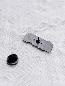 創意啟發英文句子徽章 - 「今天可能不好，但不代表人生不好」簡約個性化字母徽章，適用於衣服、包包和配件