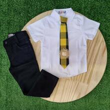 Calça Preta com Camisa Curta Branca e Gravata Junina Preta e Amarela Infantil