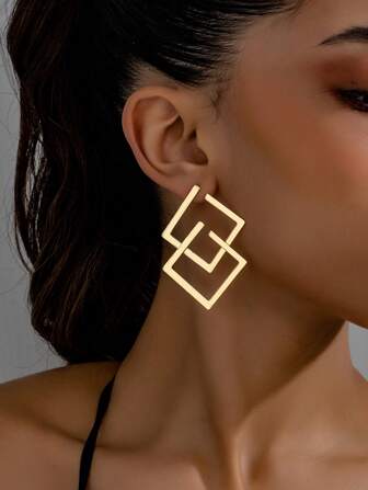 1pair Geometrical Hollow Square Pendant Retro Exaggerated Earrings For Women, European And American Style