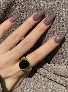 24入組中長度杏仁形指甲，淺灰紫色閃亮外觀完全覆蓋指甲。適用於時尚女性和女孩日常外出、約會、工作和聚會。即貼指甲美甲工具 - 淺灰紫 - 查看 1