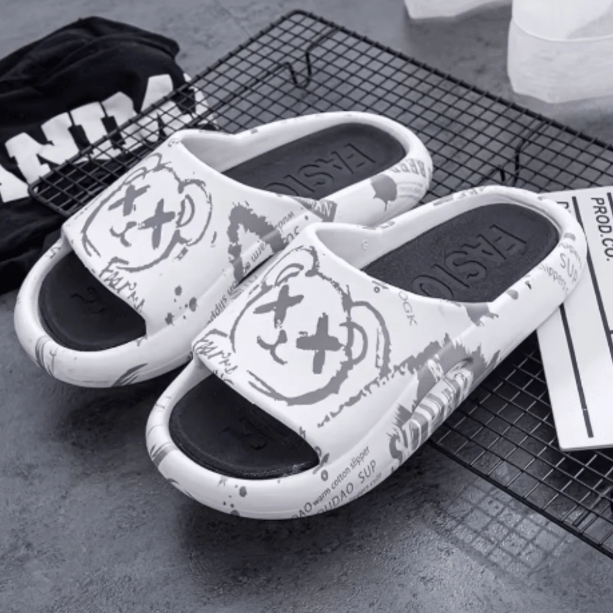 Pantuflas con estampado de flores de oso, pantuflas de fondo grueso con puntera abierta, de moda y cómodas con bonitos elementos de oso para mujer,Zapatillas de casa de moda para parejas, sandalias de playa antideslizantes casuales, zapatillas de playa para parejas, aptas para uso en interiores y exteriores