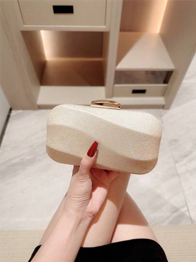 A Quiet Deluxe Asymmetrical Box-Shaped Evening Clutch Bag, Ideal For Dinners, Romantic Weddings, Spring And Summer Events. Can Be Carried As A Clutch Or Cross-Body Bag With Chain Strap. Perfect For Elegant Formal Parties Or Ballroom Dance Events., Essential Wedding Items,Perfectly Matching With Graduation Dress, Prom Dresses, Clutch Bag For Wedding