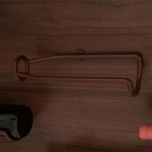 1 pezzo Portabottiglie da parete in ferro battuto, supporto singolo per bottiglie di vino appeso a muro, scaffale espositore per bottiglie di vino, multi-colore