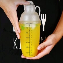 1pc 700ml Cocktail Shaker With Scale Markings, Built-In Strainer Mixing Bottle, Drink Stirrer With Filter, Summer Beverage Accessory, Suitable For Commercial Use In Bars And Bubble Tea Shops